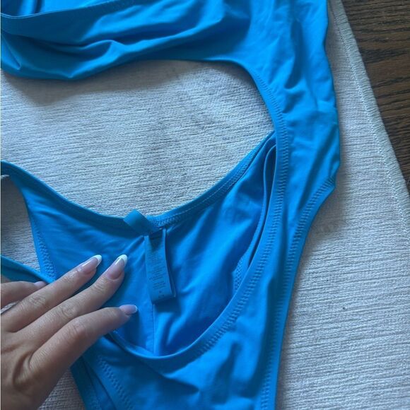 SKIMS SWIM STRAPLESS MONOKINI SWIMSUIT TURQUOISE - Picture 3 of 4